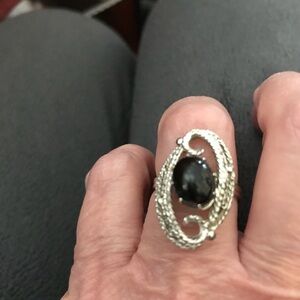 Adjustable fashion ring